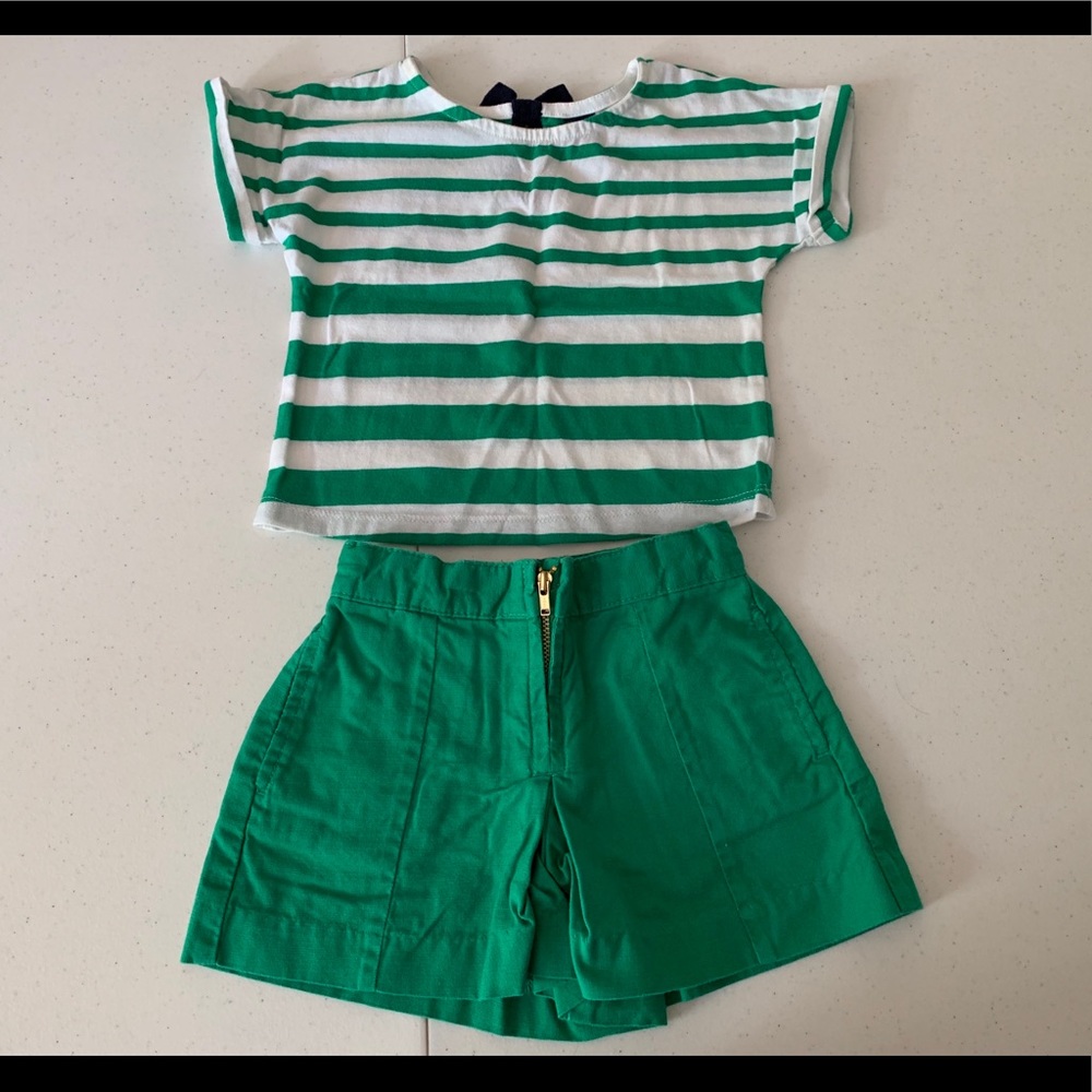 Gap size 18-24 months, green & white top w/shorts